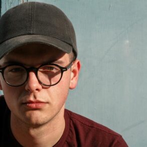 Eyewear is one of the few accessories you use every single day—it’s on your face in meetings, on commutes, in photos, and during hours of screen time. That’s why DIFF Eyewear has built such a loyal following: the brand blends on-trend, designer-inspired styling with a clear social-impact mission—making “good-looking” feel even better.