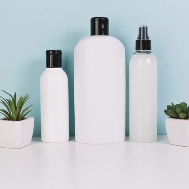 Let’s be honest. Most guys don’t want a 12-step skincare routine. You don’t want a shelf full of glass bottles. You don’t want to “layer essences.” You just don’t want to look 35 when you’re 27. That’s it. And here’s the truth: looking older than you are usually isn’t about genetics. It’s about neglect. Dry skin. Sun damage. Razor irritation. Late nights. No routine. The good news? You don’t need complicated. You need consistent. This is the skincare routine built for men who keep it simple and still want to look sharp.